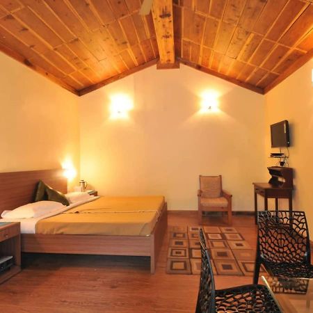 The Lake Resort Naukuchiatal Eksteriør billede