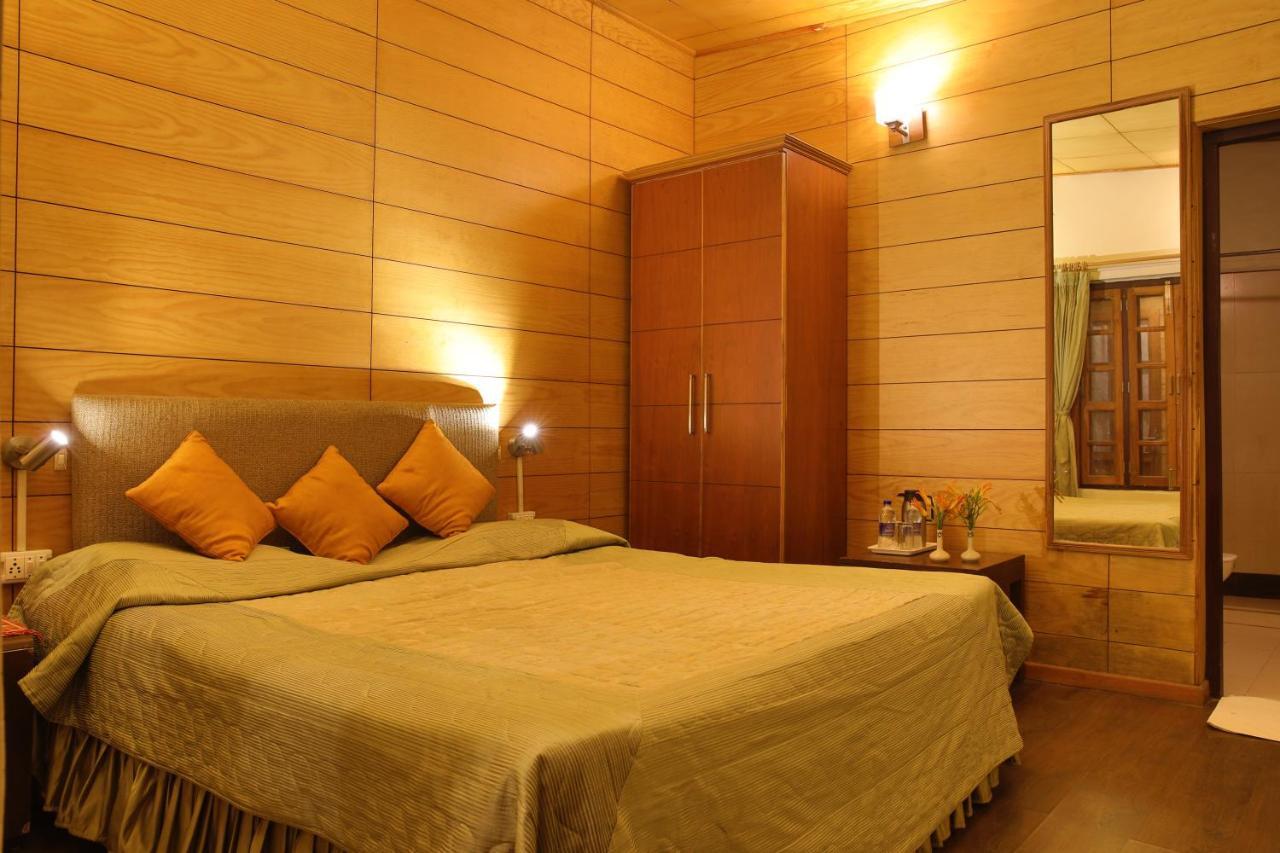 The Lake Resort Naukuchiatal Eksteriør billede