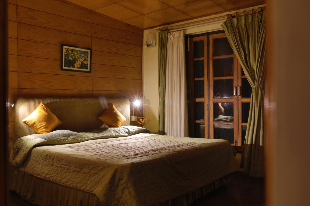 The Lake Resort Naukuchiatal Eksteriør billede