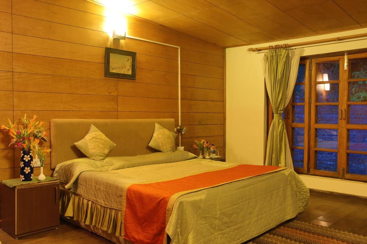 The Lake Resort Naukuchiatal Eksteriør billede